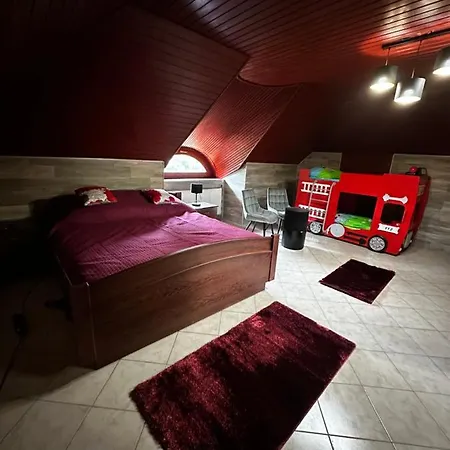 Füle-müle élményház *